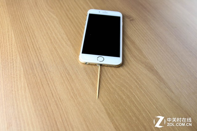 iPhone故障维修说明书 自己修这么省钱!